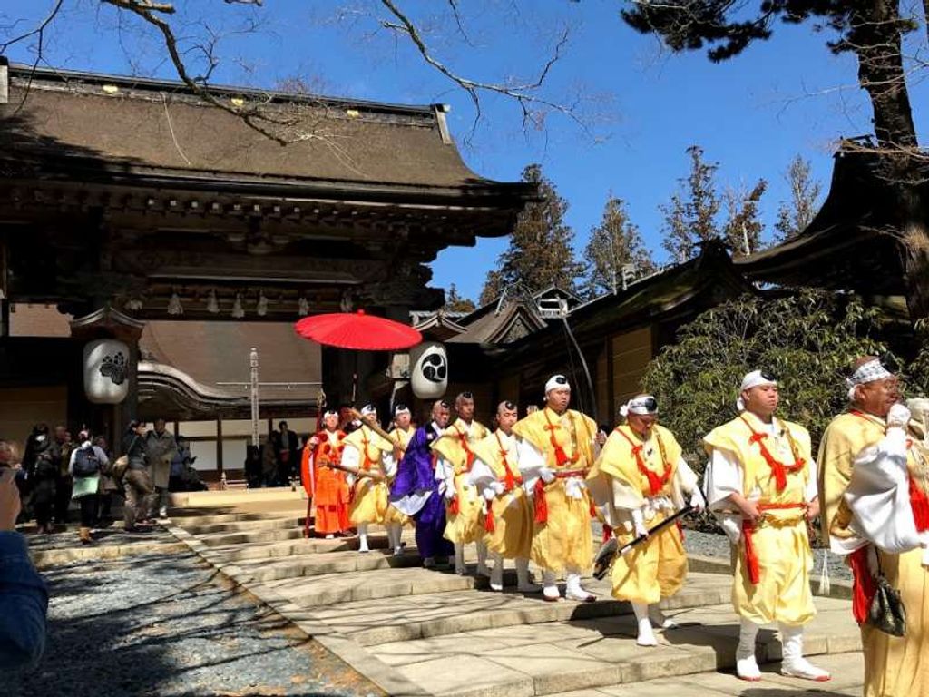 Spring bonfire ceremony in Mt.Koya GoWithGuide