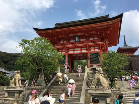 Kinyomizu Temple to Gion & Yasaka Shrine, via Ninenzka, Sannenzaka Slope & Stone paved Alley