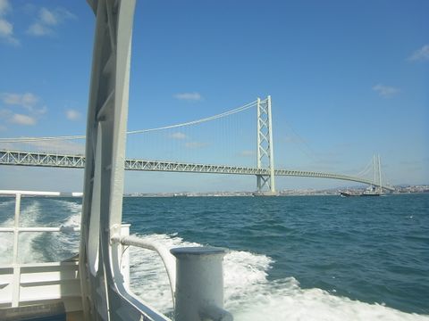 Let's go across the World biggest suspension bridge and enjoy fresh seafood in Kobe