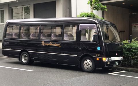 Private Van Transfer between Kansai International Airport and your hotel in Osaka (1-18pax)