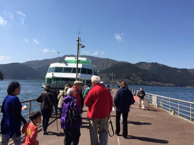 Kanagawa Private Tour - Hakone Lake Ashi boat cruise.