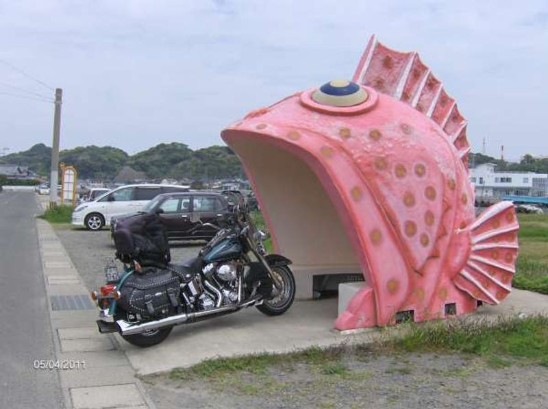 Kanagawa Private Tour - Unique bus  stop in Nagasaki