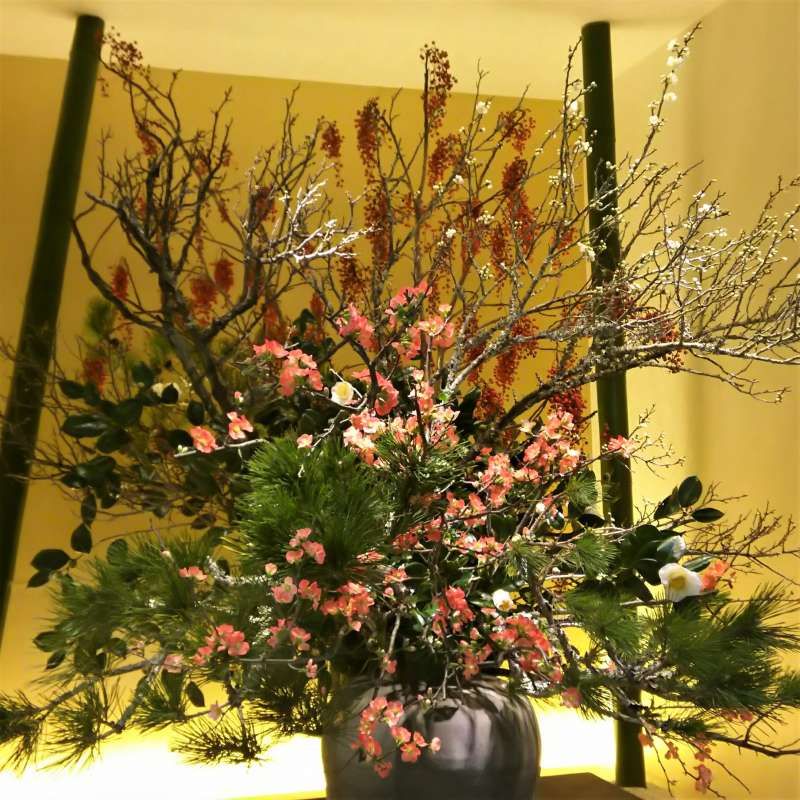 Tokyo Private Tour - New Year flower arrangement in Tokyo National Museum