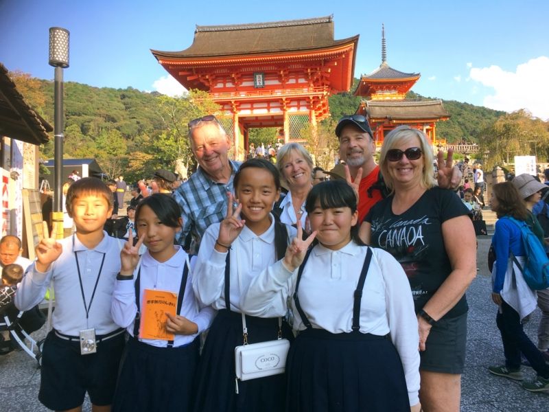 Osaka Private Tour - Kyoto Kiyomizu temple with Japanese school trip students :)