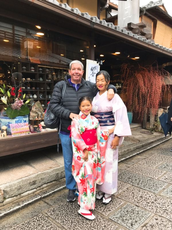 Osaka Private Tour - Kyoto Kimono experience!
Jack ,Kristie and their little lady Emma from Hawaii.