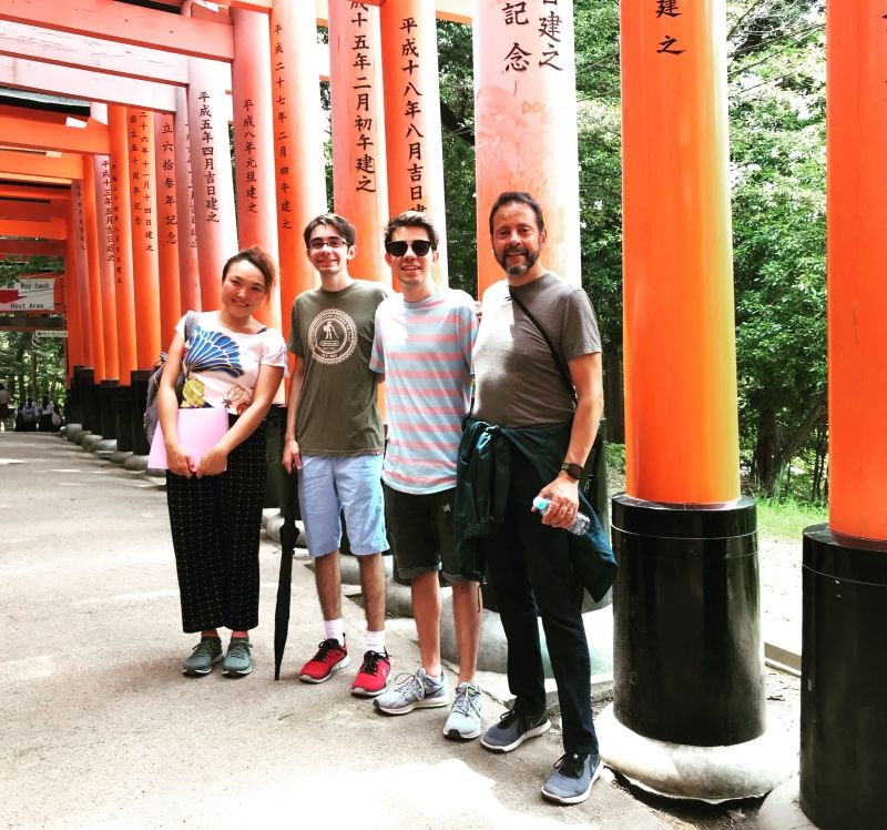 Osaka Private Tour - I’m happy to guide you at Fushimi Inari 1000s red gates shrine more than 1000s times!
It’s my favorite, too!