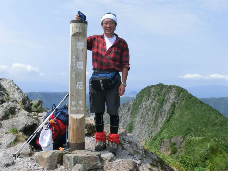 Shiretoko / Abashiri Private Tour - At the top of Mt. Mashu, which offers us a wonderful view of Lake Mashu, which is very famous for its clear lake water and its mysterious blue color, called "Mashu Blue". It is said that the water of Lake Mashu is the second clearest water in the world after Lake Baikal in Russia.