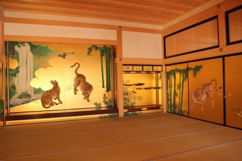 Aichi Private Tour - Nagoya Castle Honmaru Palace, reconstruction finished in June 2018.