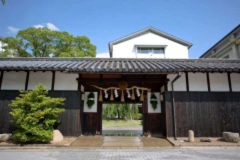 Hyogo Private Tour - This is a sake museum in Kobe. Kobe is very famous of Sake brewery. You can taste some Sake brewer and learn about the Sake brewing industry.