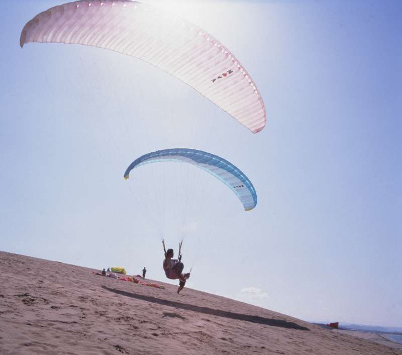 Tottori Private Tour - Enjoying paragliding.
Tottori Sand Dunes
