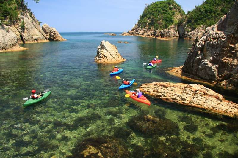 Tottori Private Tour - Enjoying kayak touring.
Uradome sea coast