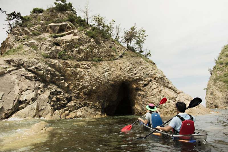 Tottori Private Tour - Enjoying beautiful scenery and the view of marine life from clear canoe.
Uradome sea coast 