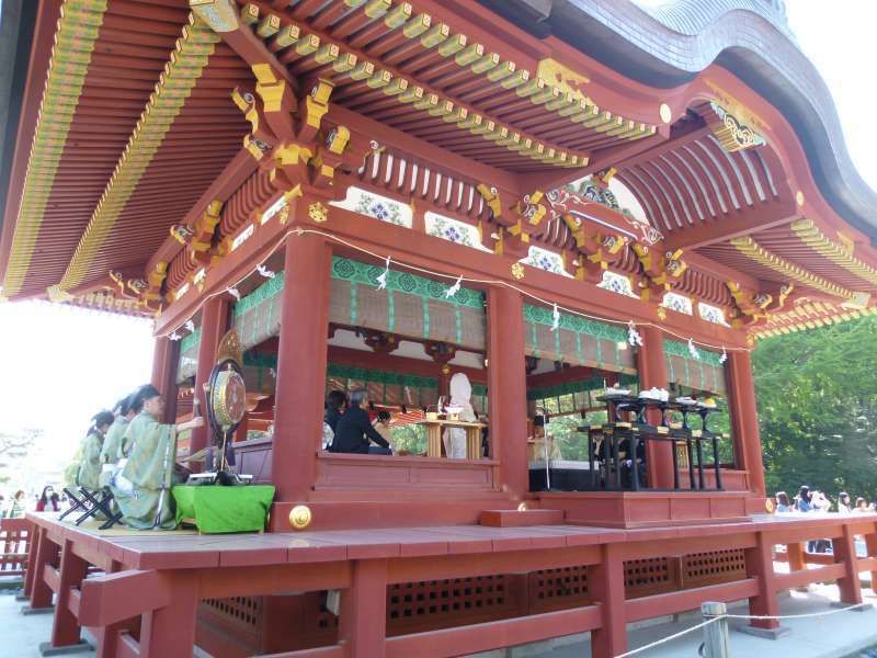 Kanagawa Private Tour - Wow! Pleasant surprise! During your tour, you may run into a Japanese Shinto-style wedding ceremony held on Mai-den stage at Hachiman-gu Shrine in Kamakura. All the visitors in the precinct at that moment happened to be their wedding guests without invitation cards!