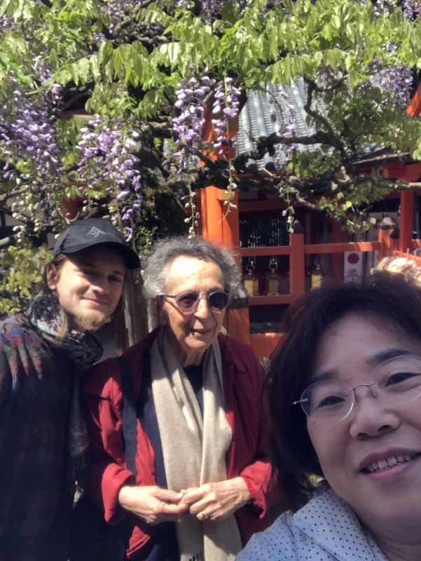 Osaka Private Tour - With whisteria in Kasugataisha