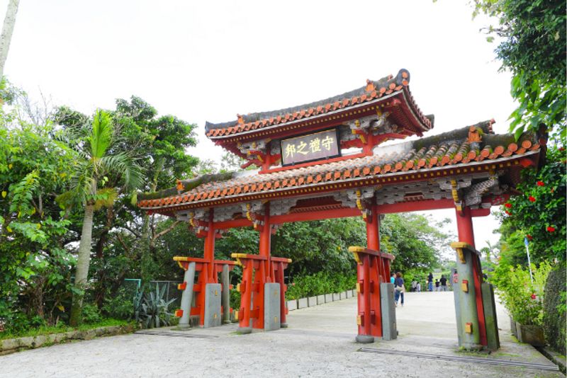 Okinawa Main Island Private Tour - Shurei gate（Shureimon）