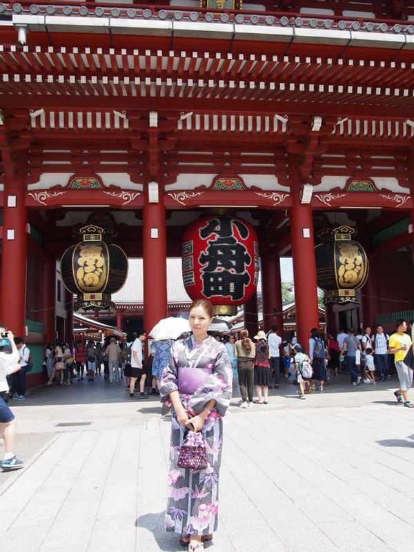 Tokyo Private Tour - Asakusa Hozomon gate