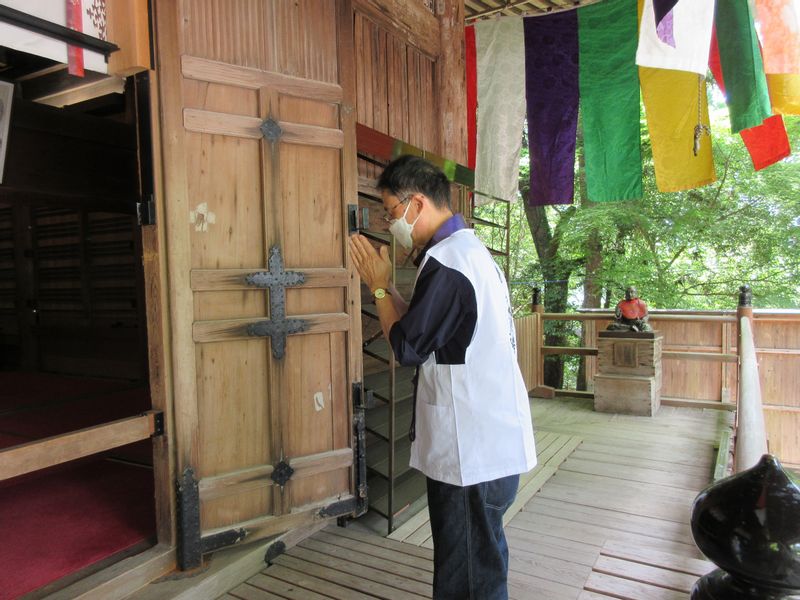 Kochi Private Tour - Pray in Chikurinji Temple