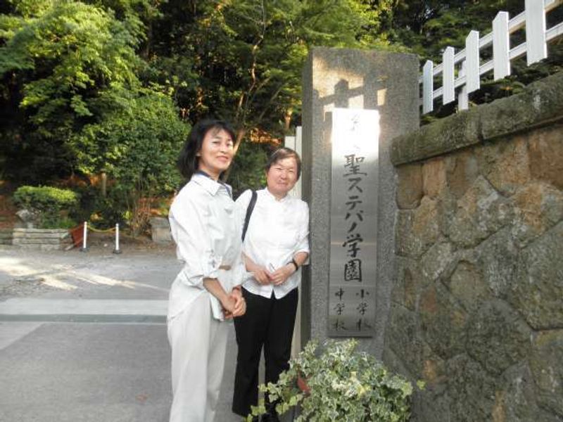 Kanagawa Private Tour - Elizabeth Saunders Home is a very special place. Many people in wide range of age visit it to learn interesting Japanese history at the end of Edo era. This lady is interested in the relics and heritages of crypto Christians preserved  in Sawada Memorial House. 