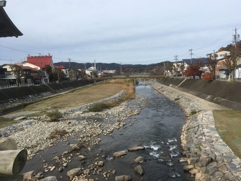 Gifu Private Tour - The river that runs through Takayama