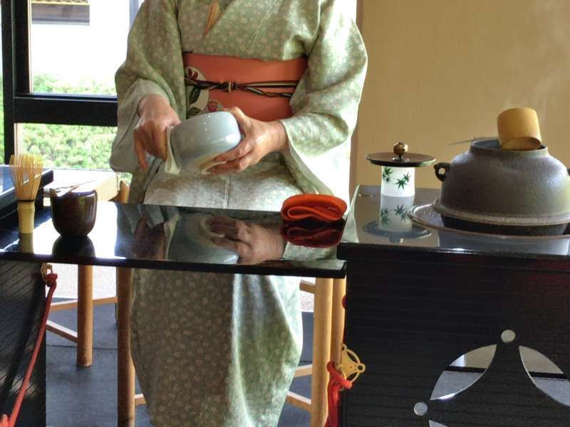 Yokohama Private Tour - A Kimono lady preparing Matcha, or Japanese tea in Sankeien Garden, Yokoyama