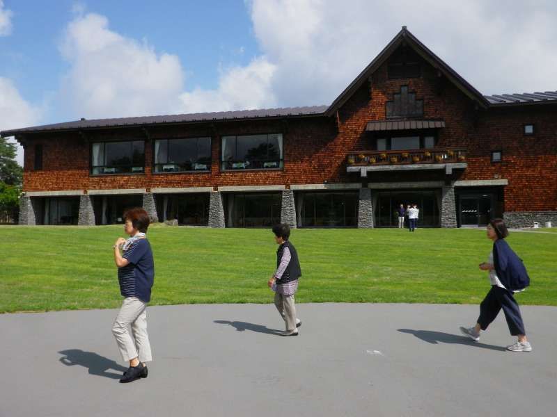 Kanagawa Private Tour - At a hotel in Urabandai, Fukushima Prefecture.
This is the birthplace of Noguchi Hideyo, a famous 
bacteriologist. His face is on a 1,000 yen note.