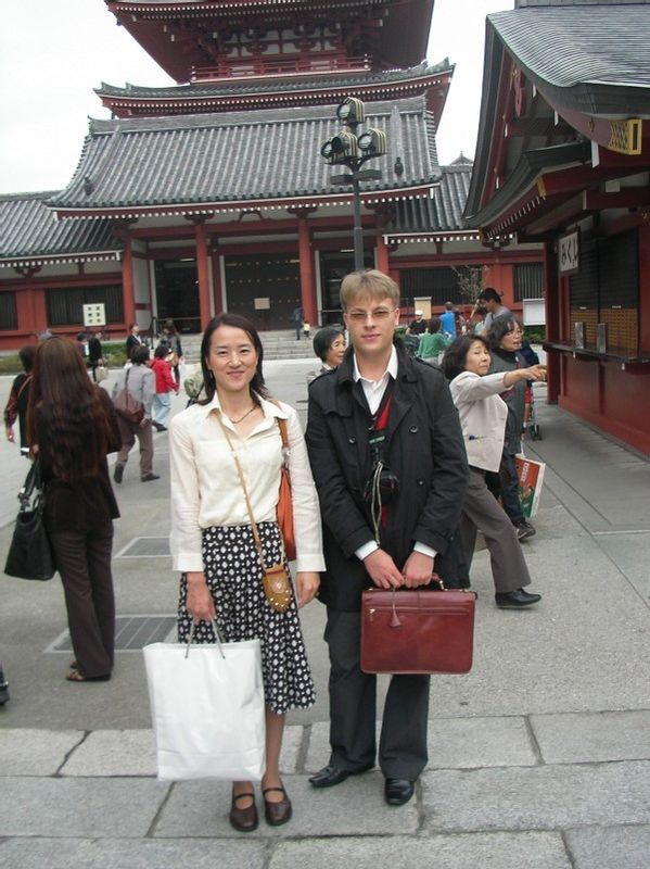 Tokyo Private Tour - Autumn in Tokyo. ASAKUSA is always crowded and full merriment.