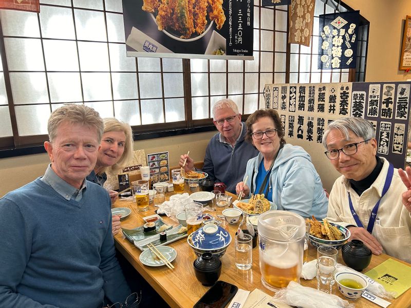 Tokyo Private Tour - Lunch with guests at Asakusa