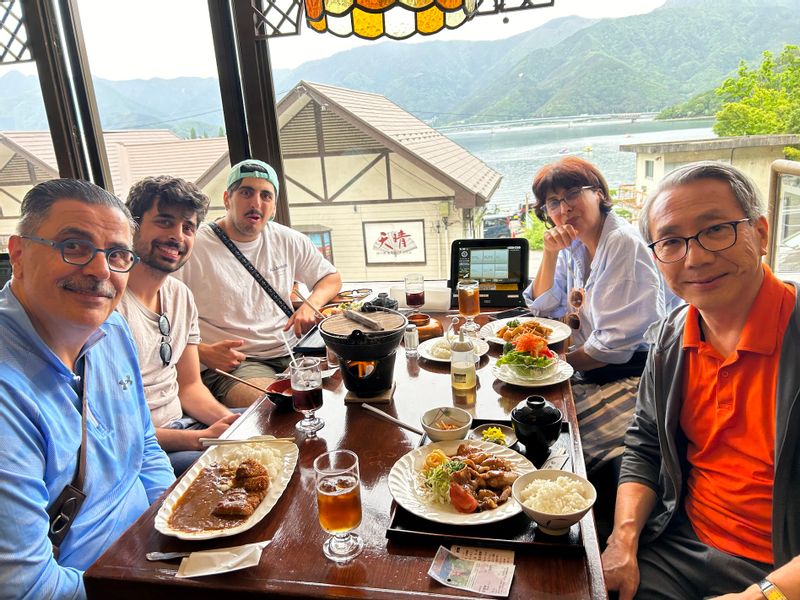 Tokyo Private Tour - Lunch with guests at Kawaguchiko