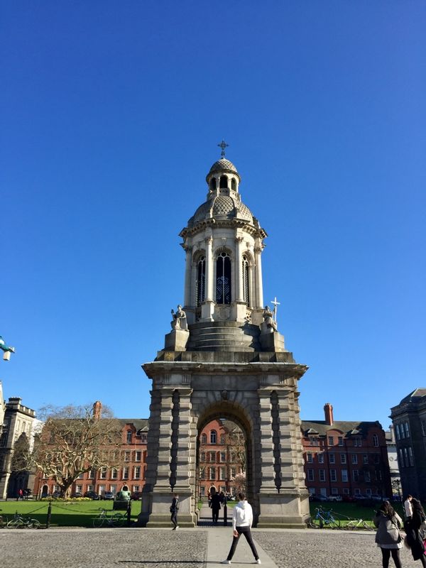 Dublin Private Tour - Bell Tower in the Trinity College
トリニティ大学のベルタワー