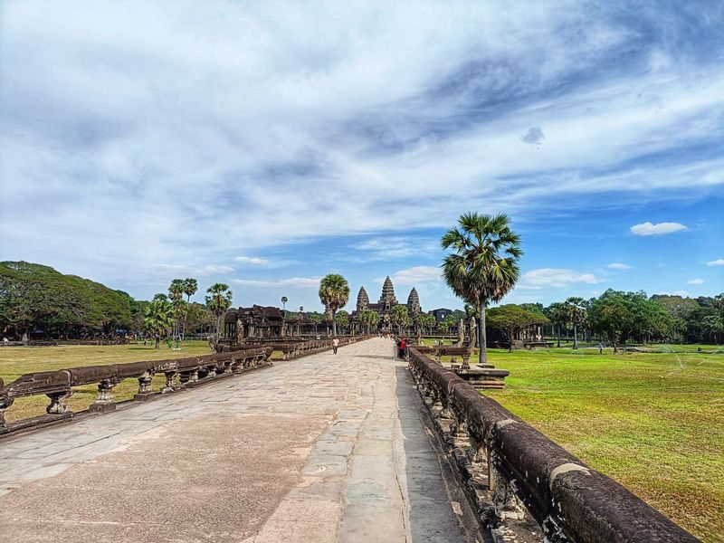 Siem Reap Private Tour - Angkor Wat, three towers