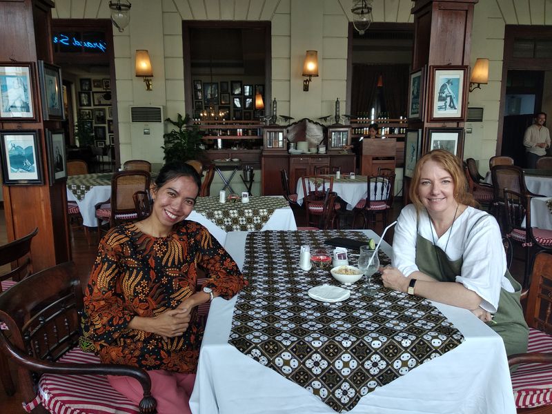 Banten Private Tour - Enjoying the Indonesian authentic coffee at one of the most fav resto in Jakarta, batavia coffee.