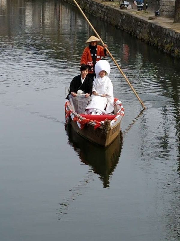 Kanagawa Private Tour - A wedding exposure on a boat in Kurashiki in 2017.