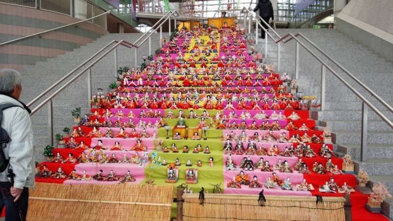 Kanagawa Private Tour - A display of Japanese traditional dolls on stairs of a city hall in Shizuyoka pref. in 2016.