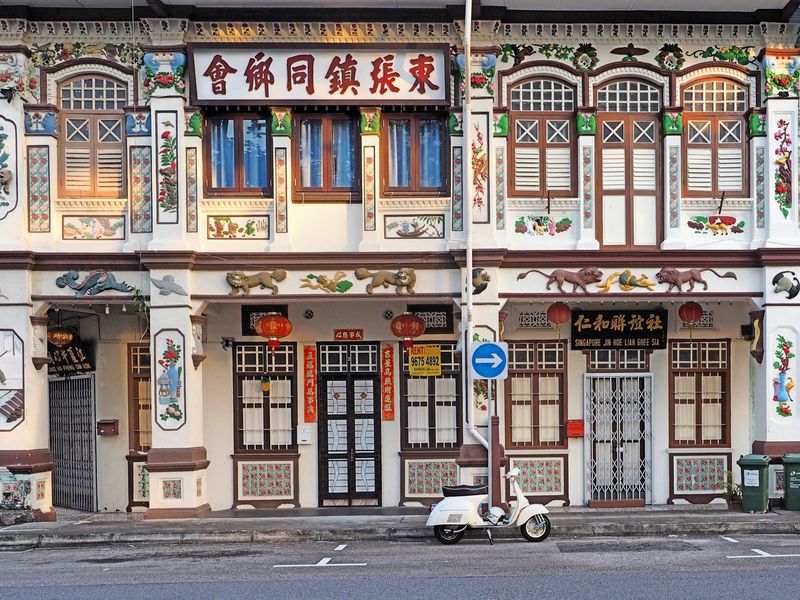 Singapore Private Tour - Beautiful shophouses with Chinese, Malay and European influences