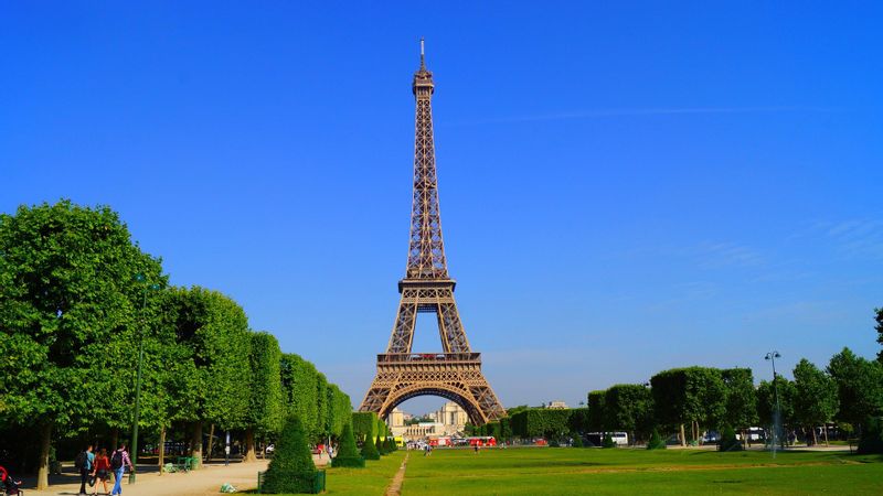 Paris Private Tour - Eiffel Tower