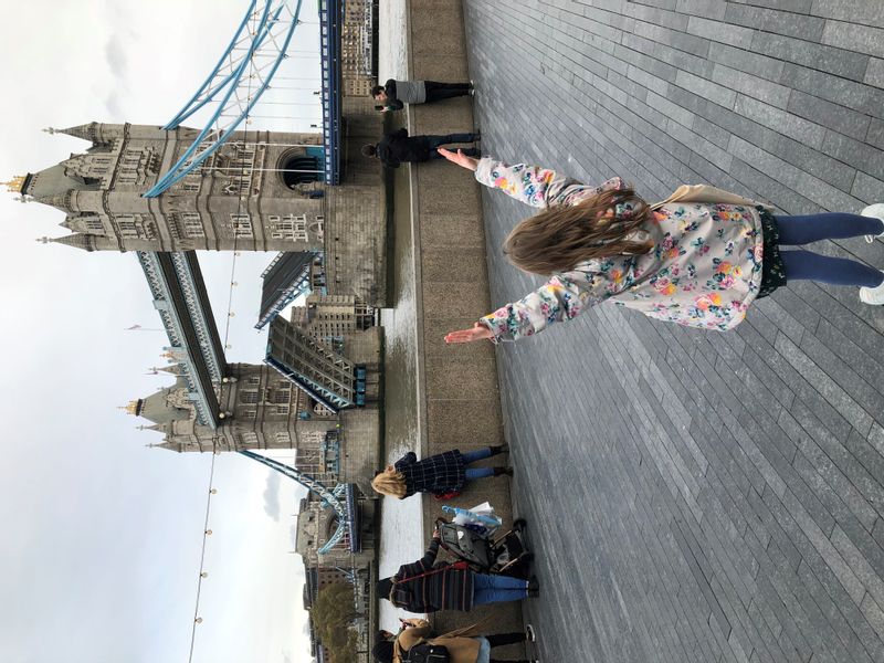 Avon Private Tour - Tower Bridge lifts!