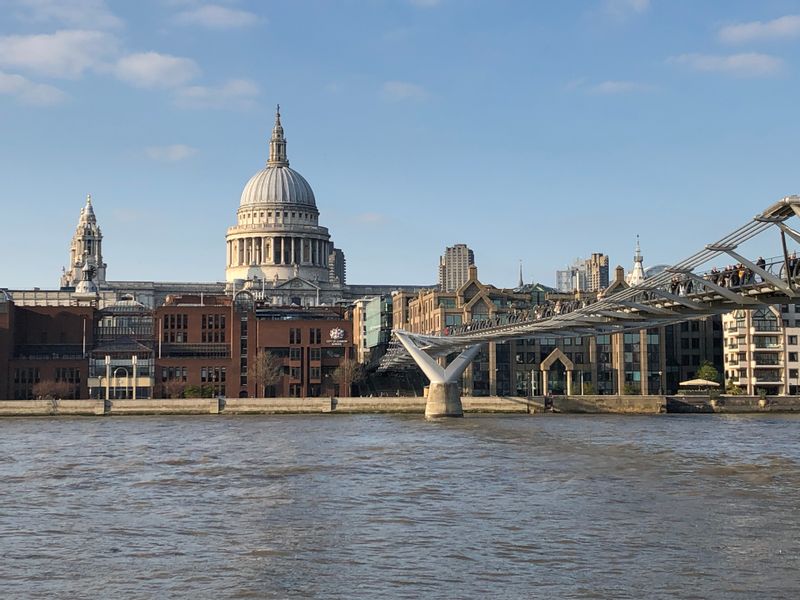 Avon Private Tour - St Paul's Cathedral and the Millenium Bridge