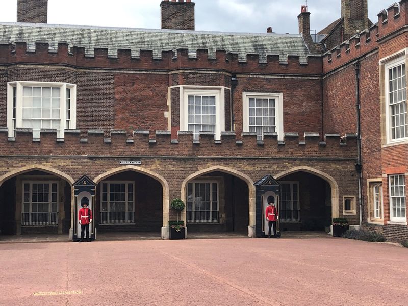 Avon Private Tour - St James Palace