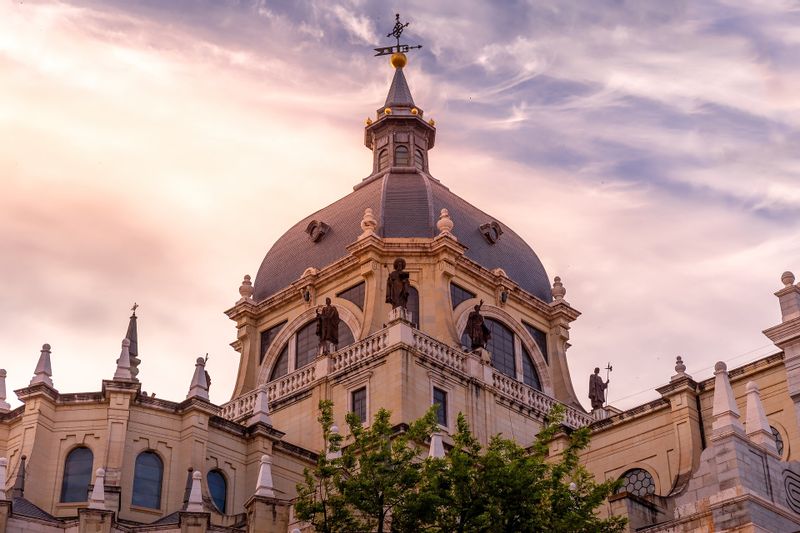 Madrid Private Tour - Almudena cathedral