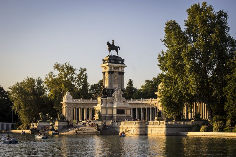 Madrid Private Tour - Parque del Buen Retiro