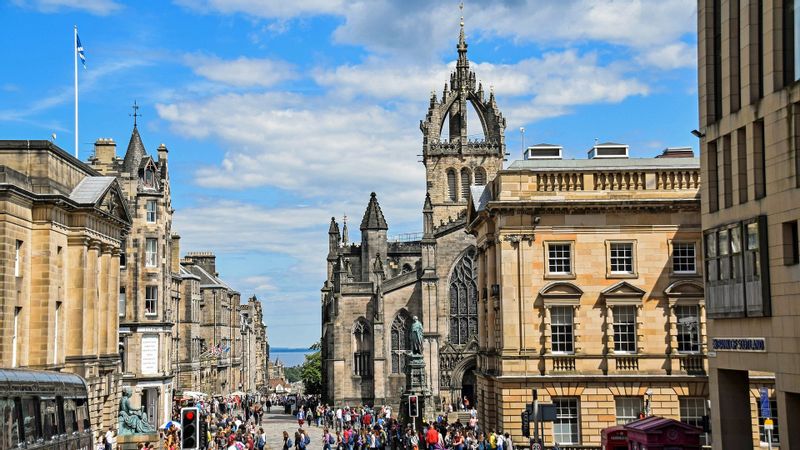 Edinburgh Private Tour - The Royal Mile in Edinburgh's Old Town