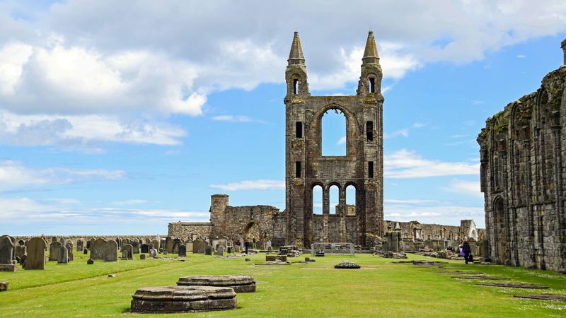 Edinburgh Private Tour - St.Andrews Cathedral ruins