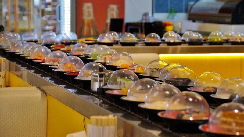 Lome Private Tour - Shushi restaurants (in casual style) are often the choice for lunch.