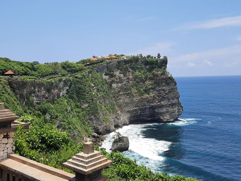 Bali Private Tour - Uluwatu cliff temple