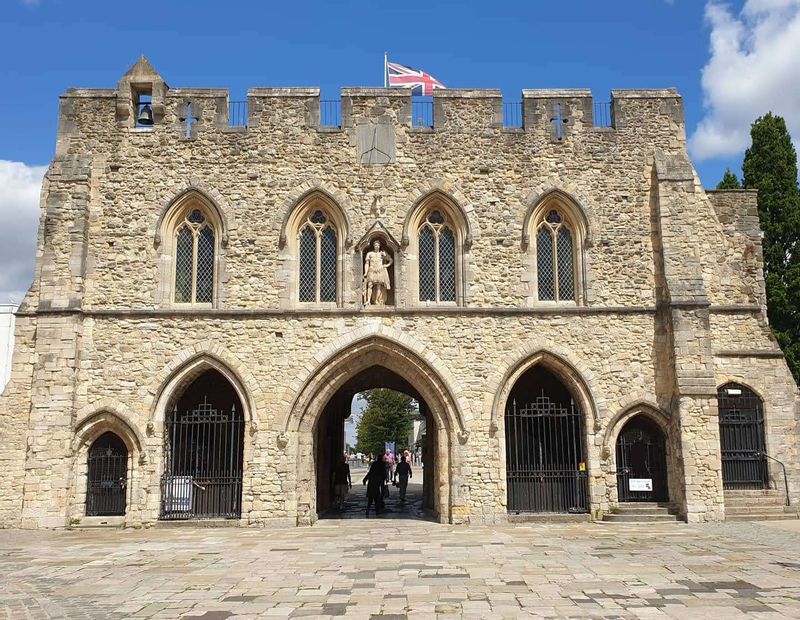 Southampton Private Tour - The Bargate, Southampton