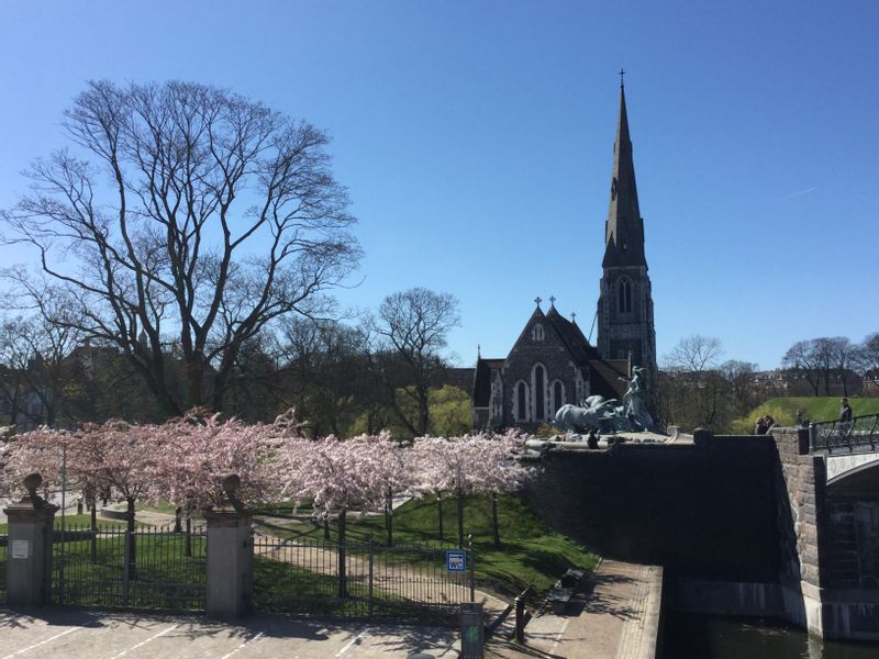 Copenhagen Private Tour - Gefion Fountain and St.Alban Church