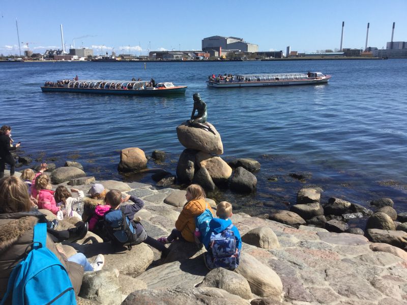 Copenhagen Private Tour - The Little Mermaid and children on picnic