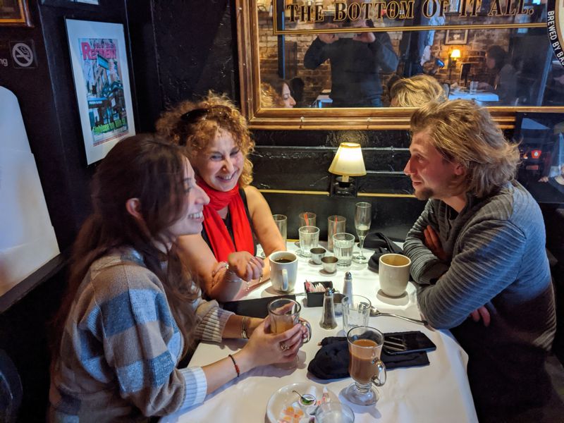 New Jersey Private Tour - Coffee break at Pete's Tavern