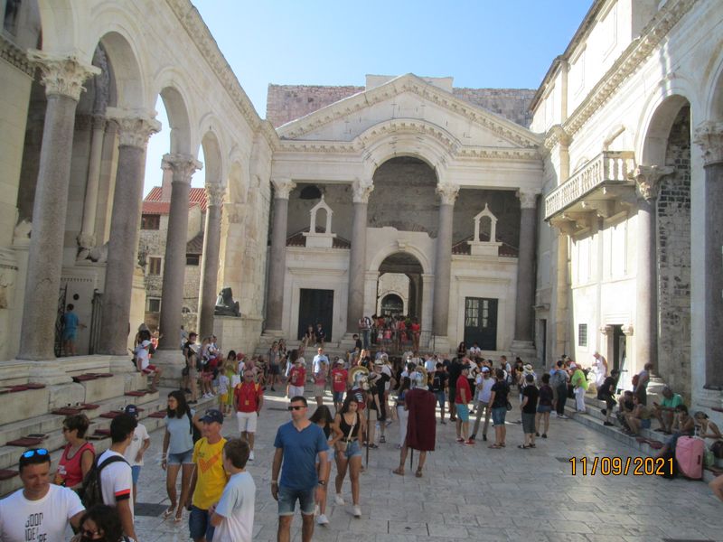 Split Private Tour - Peristyle Square 