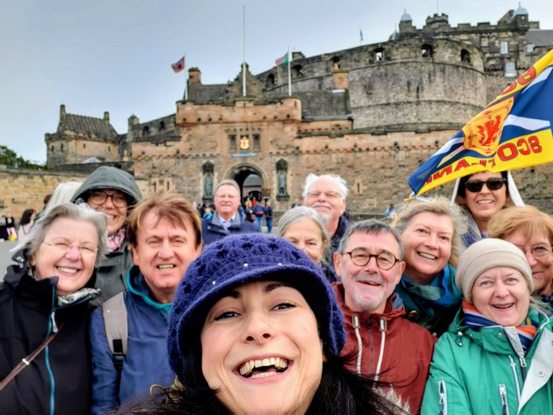 Edinburgh Private Tour - Smiling customers after a wonderful tour of Edinburgh Castle!